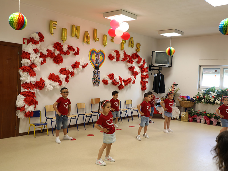 Festa de encerramento do ano escolar do Jardim de Infncia de Bea